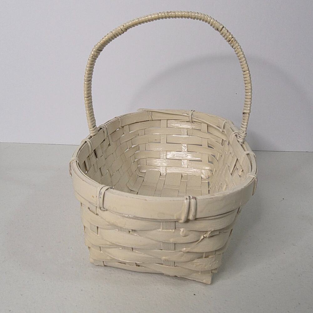 Vintage Cream Shabby Chic Woven Gathering Basket White Splint Wood Reed Handle - Picture 3 of 8
